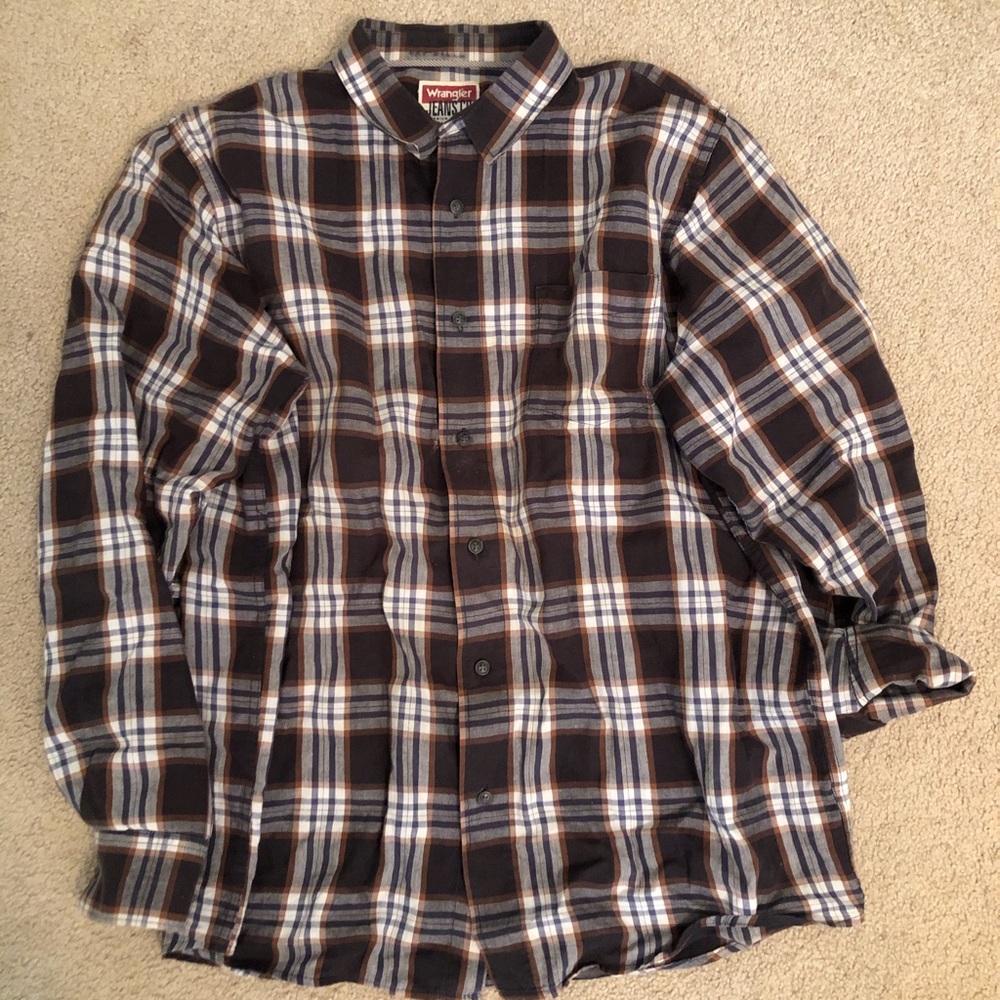 Wrangler Brown and White Plaid Long-Sleeve Button-Down Shirt lightweight